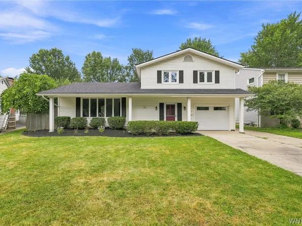 82 Joanie Ln, Amherst, NY 14228