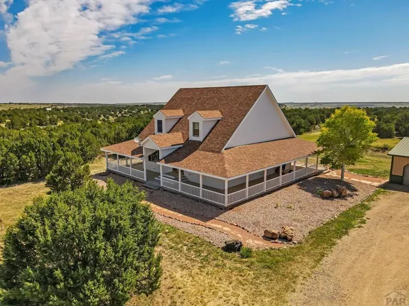 8220 Mule Deer Dr, Pueblo, CO 81004