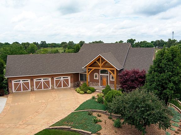 4th image of 2222 Pinecrest Cir