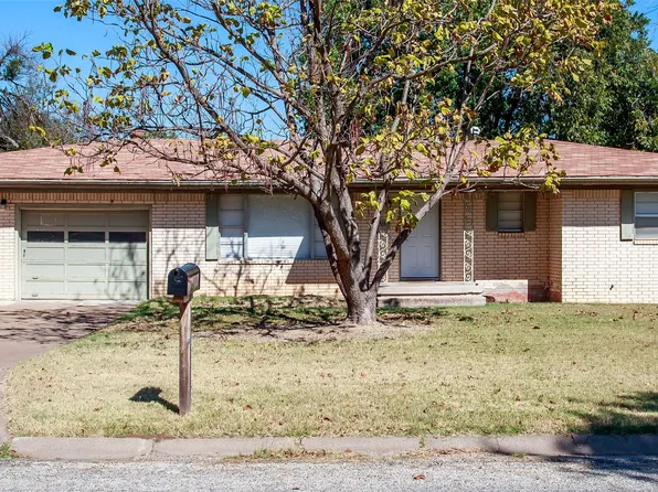 1102 W Howard St, Olney, TX 76374