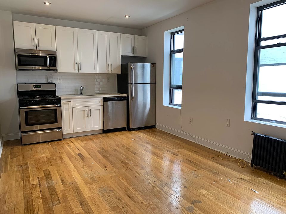 1st image of 961 Washington Ave APT 1C
