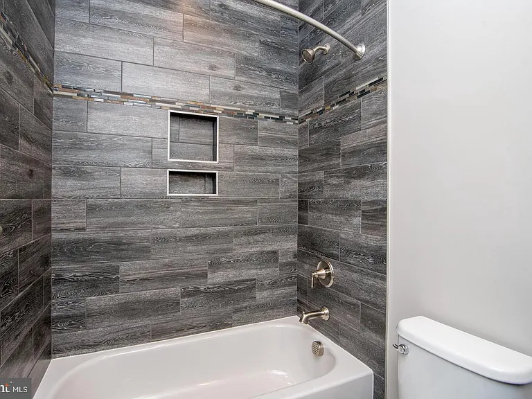 6928 Regent Ln — Photo 71