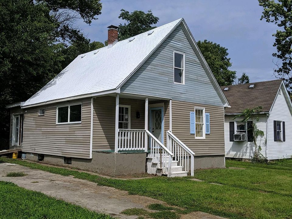 2nd image of 2117 S 15th St