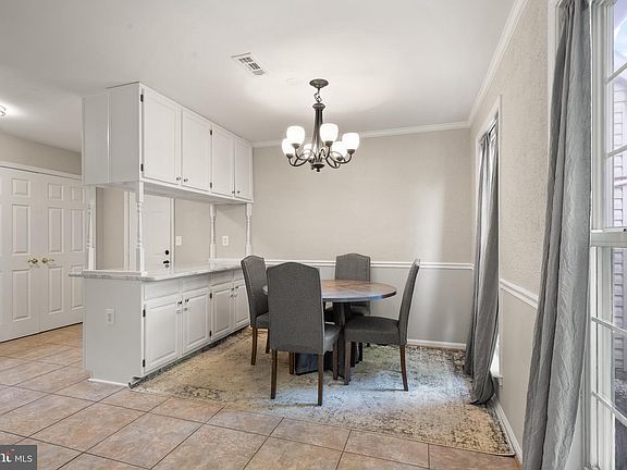 5th image of 5793 Rockcliff Ln