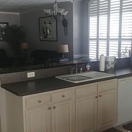 4th image of 1028 Long Beeches Ave