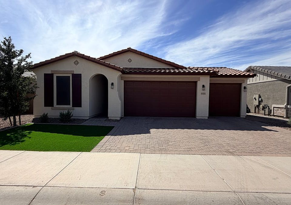1st image of 40505 W Agave Rd