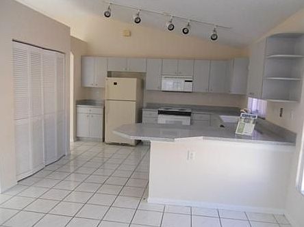 4th image of 16576 NW 8th St