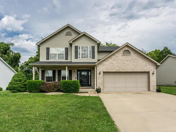 2512 Liberty Dr, Maryville, IL 62062