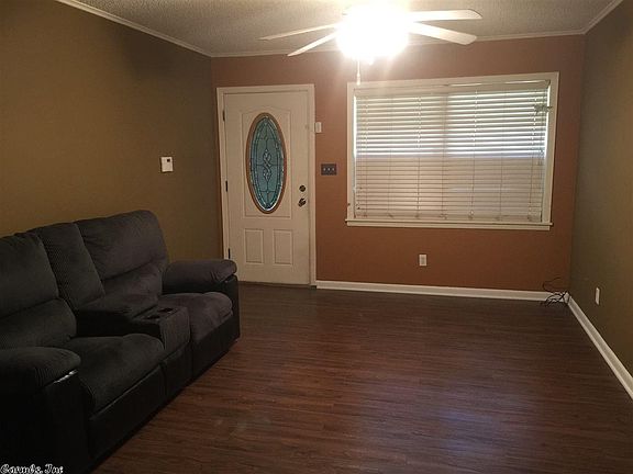 3rd image of 505 Jefferson Pl