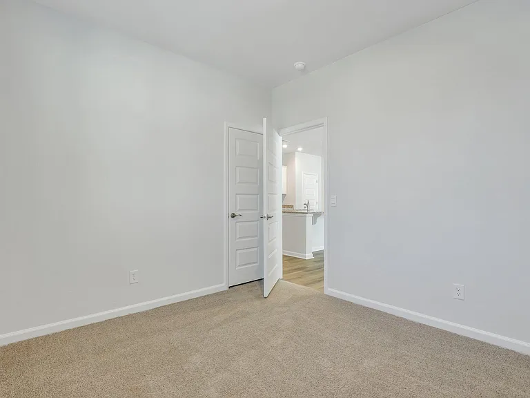 155 Holloway Hl — Photo 33