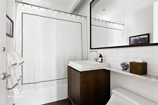 Sold by Warburg | media 8