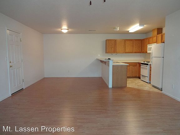 5th image of 15 Russell Ct APT B