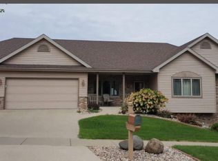 7018 Bluff Point Dr, Madison, WI 53718
