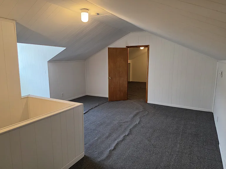 54 N Front St #A — Photo 19