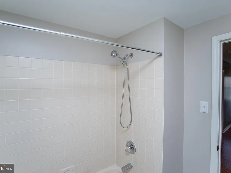 1529 Margaret Ct — Photo 52