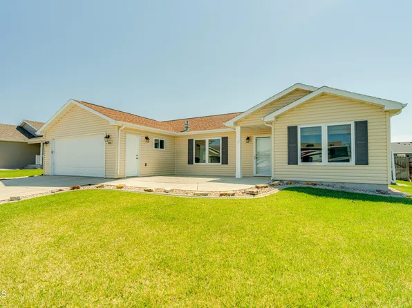 6335 Edgerly Ln, Bismarck, ND 58504