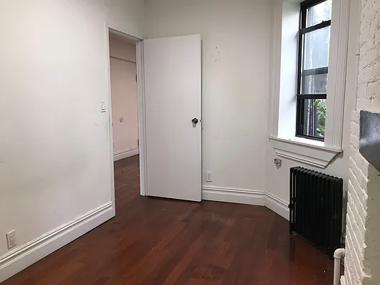 Rented by Bond New York | media 23