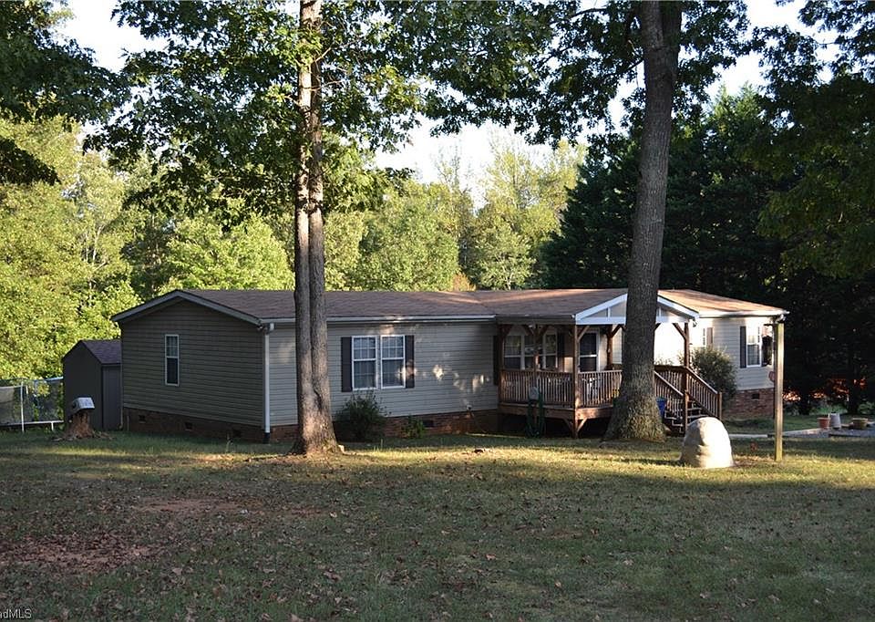 1st image of 250 Belleville Dr