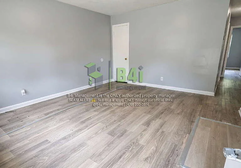 5421 Susan Ln — Photo 2