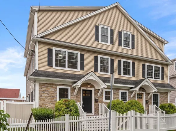 10 Gale St #1, Waltham, MA 02453