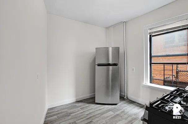 Rented by REZI | media 8