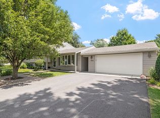 1615 S Lorraine Rd, Glen Ellyn, IL 60137
