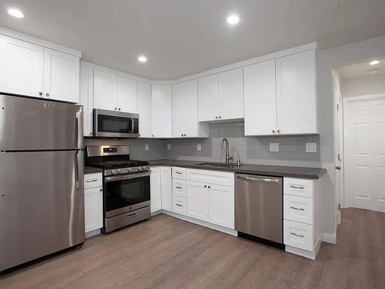 1811 Francisco Street — Photo 18