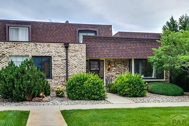 1st image of 12 Villa Dr