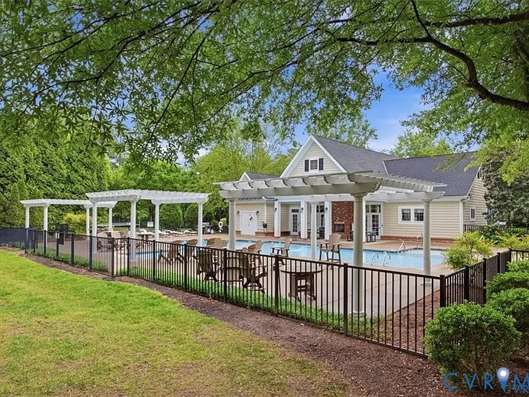 2910 Murano Way — Photo 15