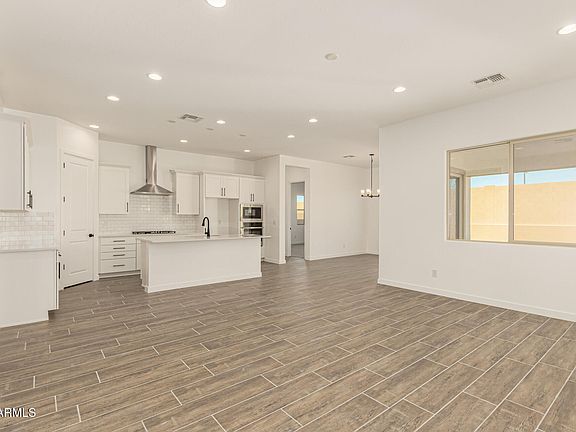 3rd image of 15848 W MIAMI Street