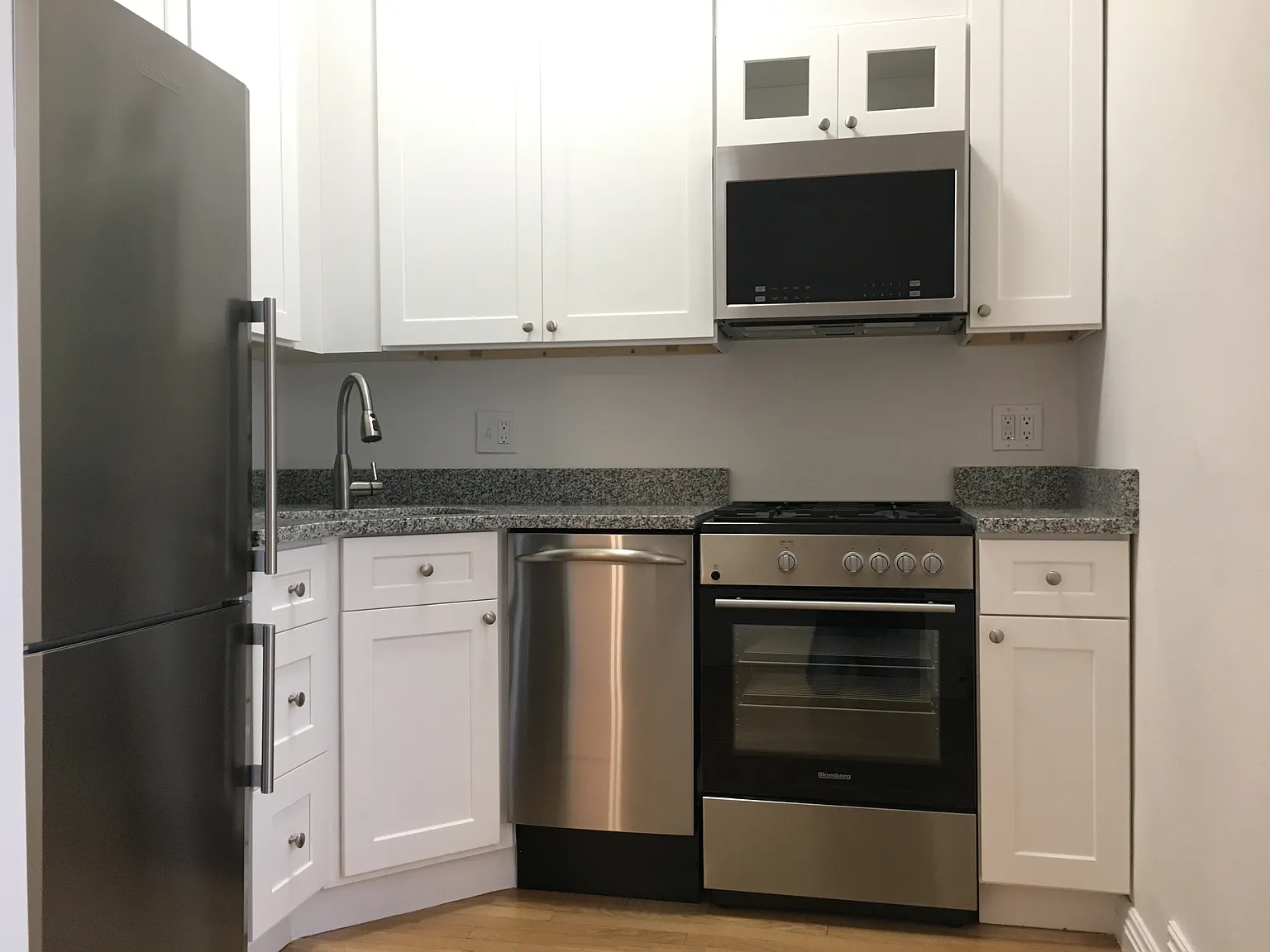 Studio, 450 sqft, $2,600 — Photo 4