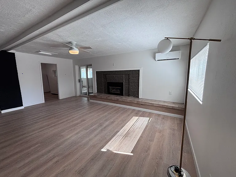 9402 Claremont Ave NE #B — Photo 8