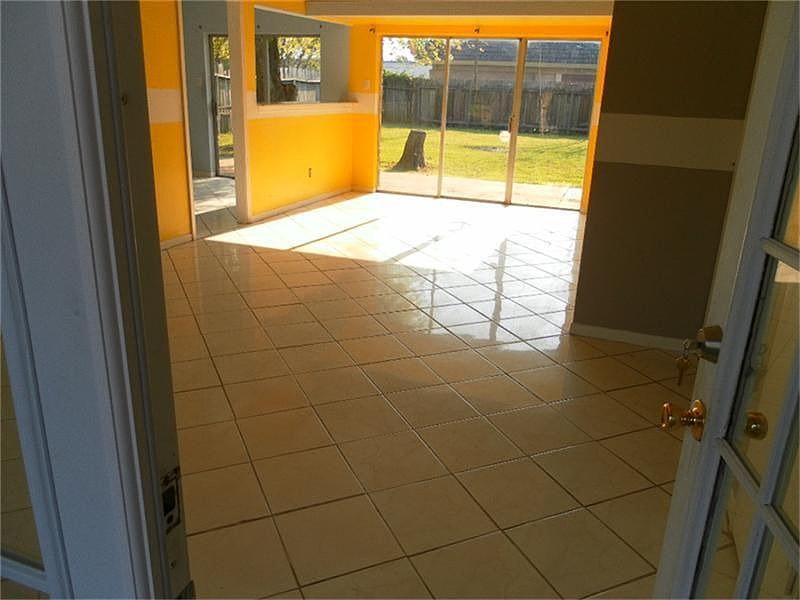2nd image of 10311 Heather Hill Dr