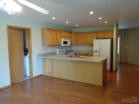 5th image of 54661 Silver Fox Dr