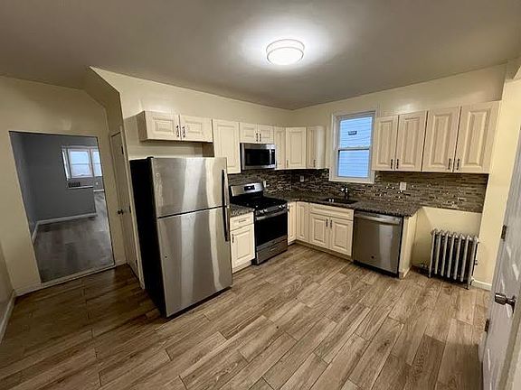5th image of 353 Winola Ave