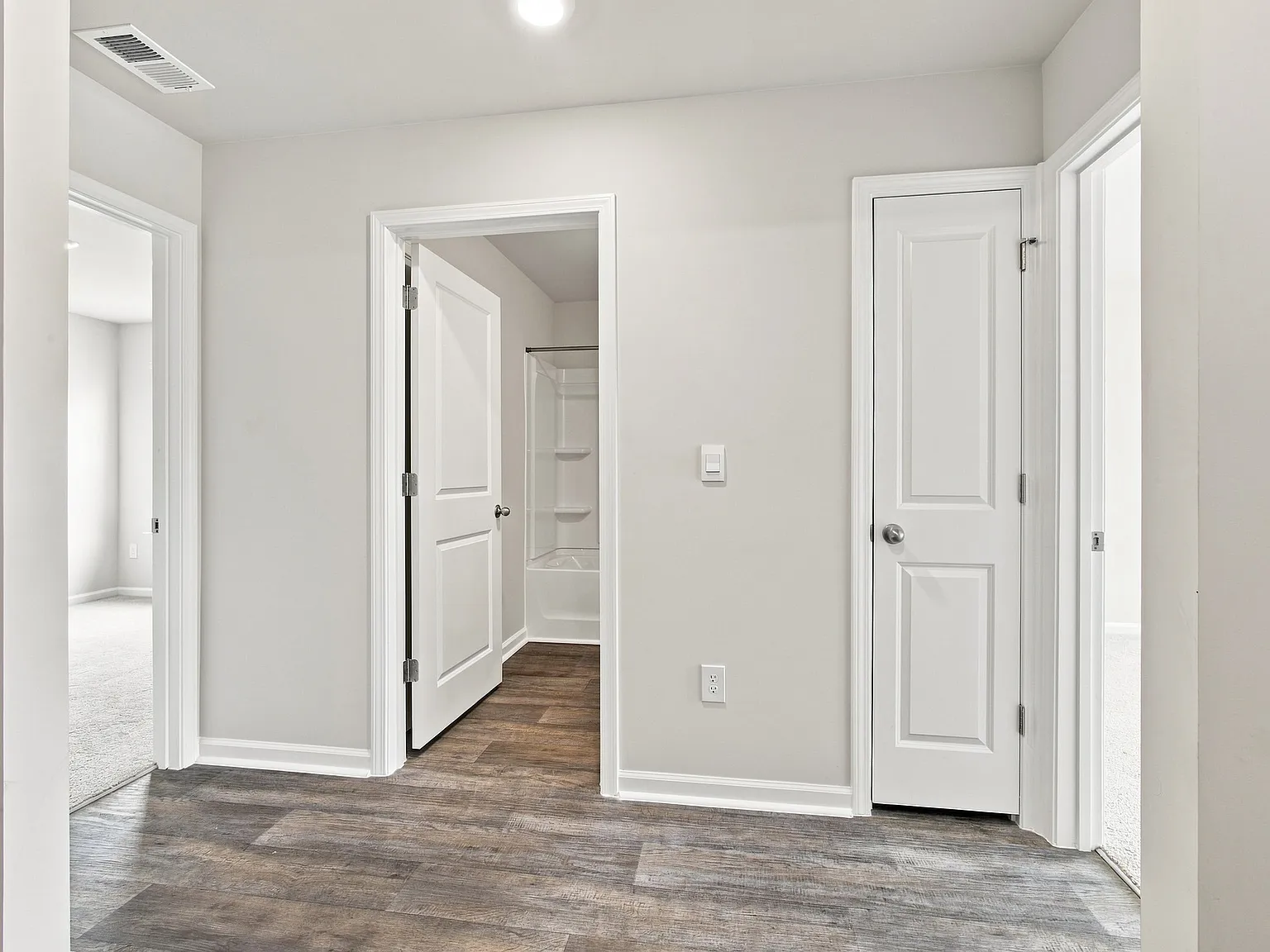 3 bed, 1618 sqft, $2,300 — Photo 3