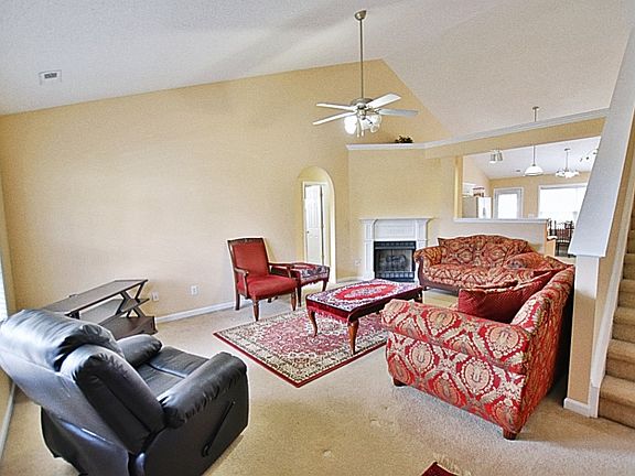5th image of 820 Holdcroft Ln
