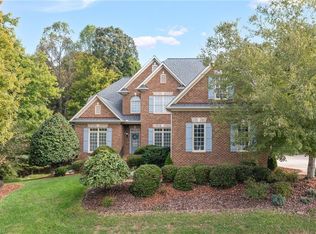 7376 Henson Forest Dr, Summerfield, NC 27358
