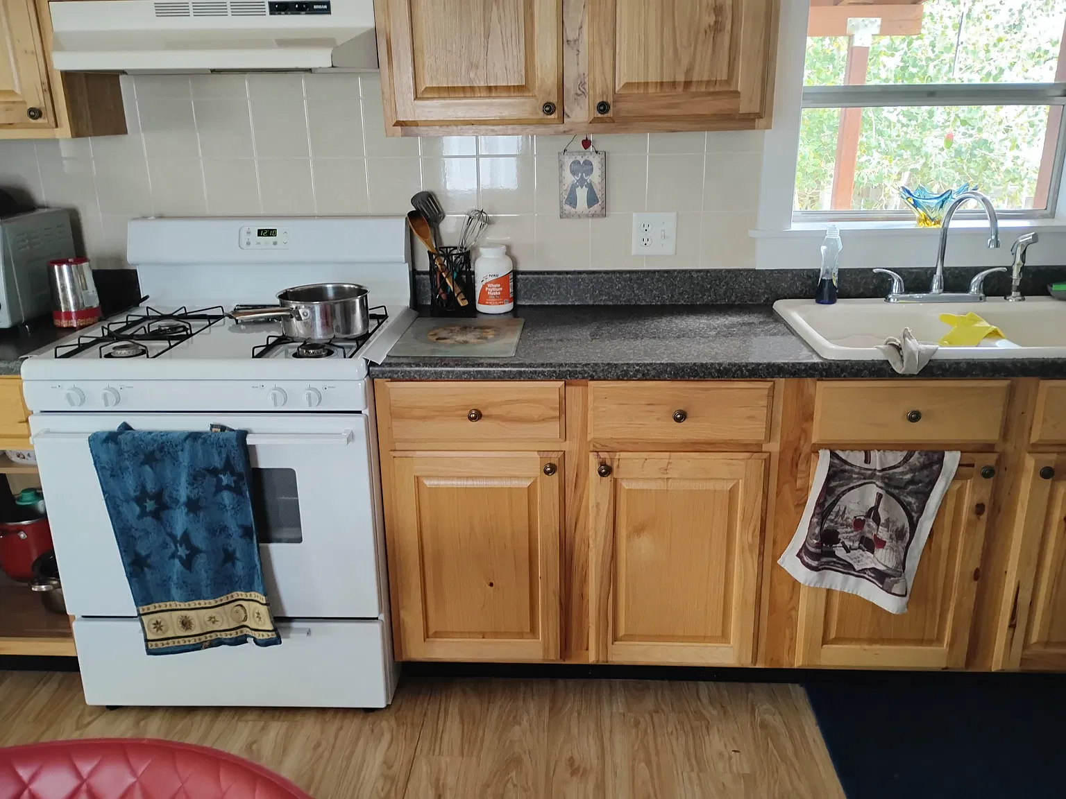 2 bed, 1000 sqft, $1,550 — Photo 3
