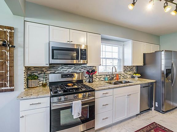 5th image of 348 Hillsboro Ave