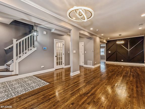 4th image of 7553 S King Dr