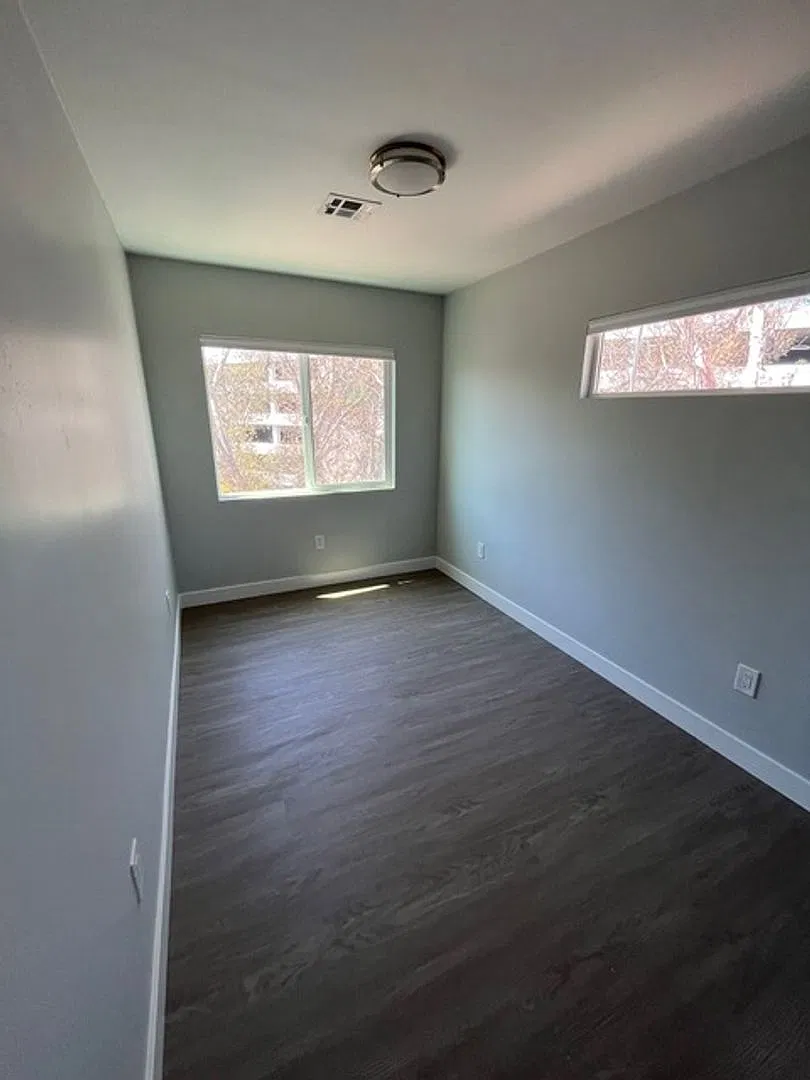 4 bed 2 bath House on Adobe — Photo 4
