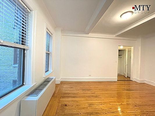 3rd image of 155 E 52nd St APT 3L