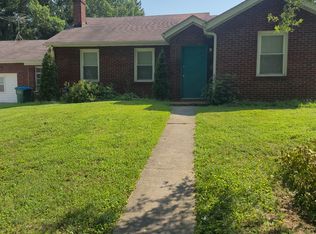 1 Woodside Dr, Belleville, IL 62223