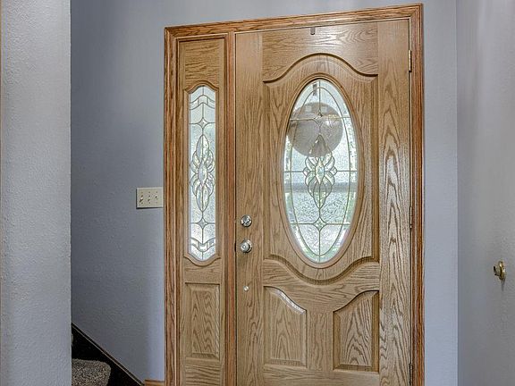 3rd image of 136 Bellevue Blvd S