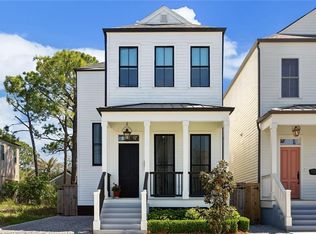 2368 Rousseau St, New Orleans, LA 70130