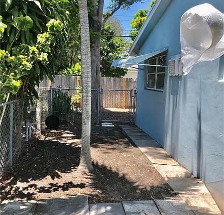 3rd image of 5861 NE 18th Ave #1