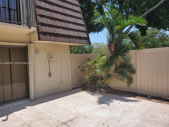5th image of 7419 74th Way Unit 7419