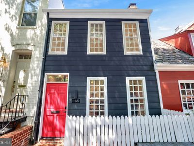 1220 28th St NW, Washington, DC, 20007