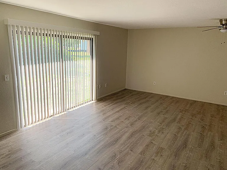 7524 Wexford St — Photo 4
